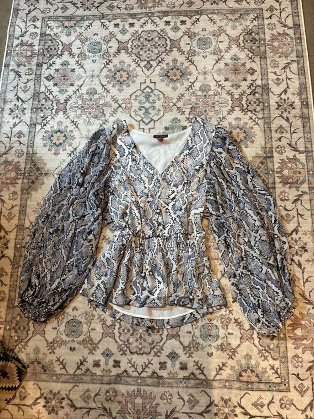 Vince Camuto Blouse size S